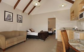 Big Five Motel